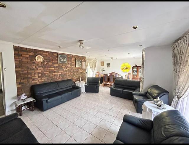 4 BEDROOM HOUSE FOR SALE IN BAKERTON